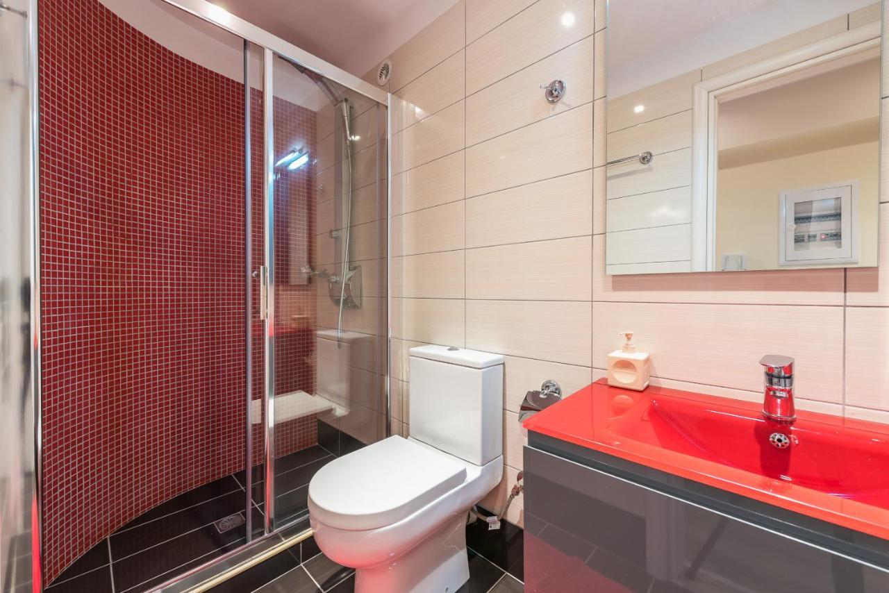 An Impressive 2 Bdr Apt In Glyfada Atenas Exterior foto
